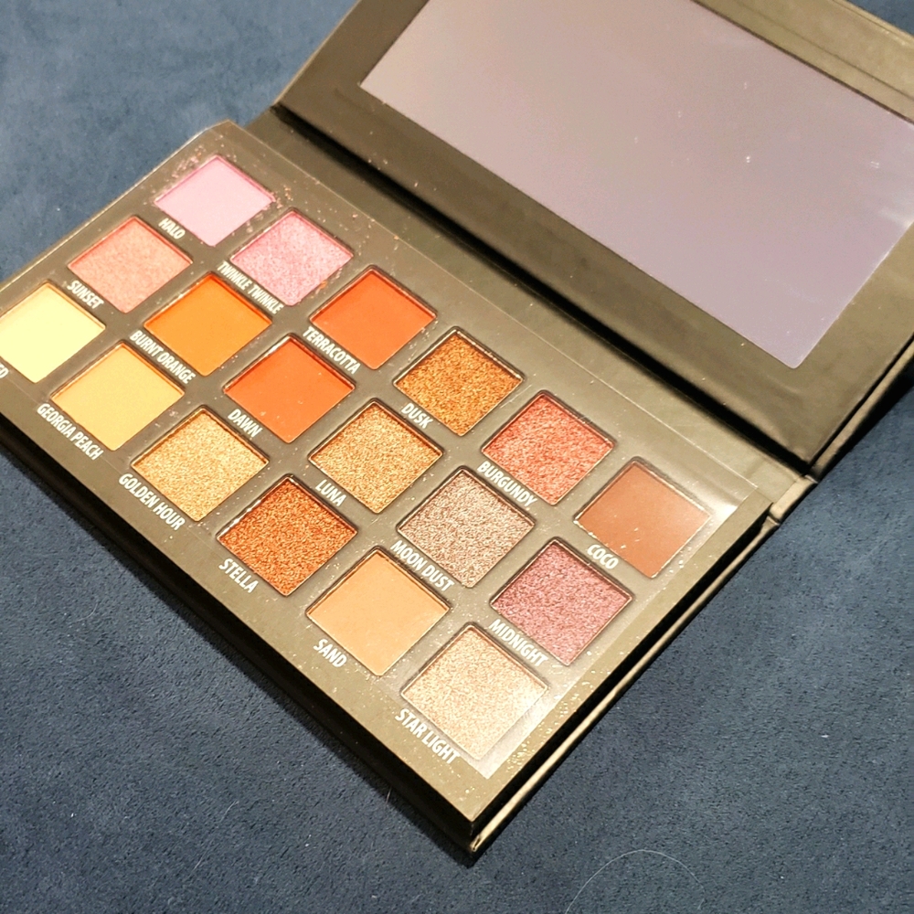 KAB Cosmetics Day & Night Eyeshadow palette